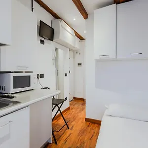 Apartment Sant Ambrogio Lovely Flat