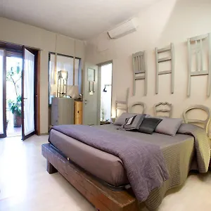 Couette-café Bed+art