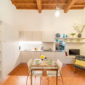 Little Gem In The Center , Florence Italy