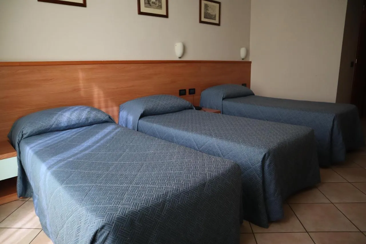 *** Hotell Albergo Salerno Milano Italien