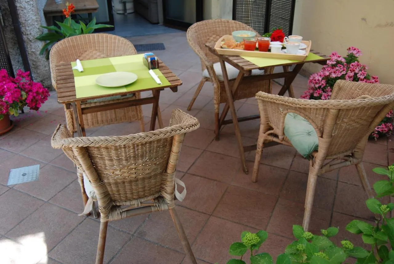 Albergo Salerno Milan Italy