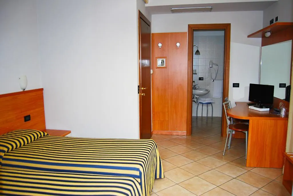 Albergo Salerno Milan 3*,