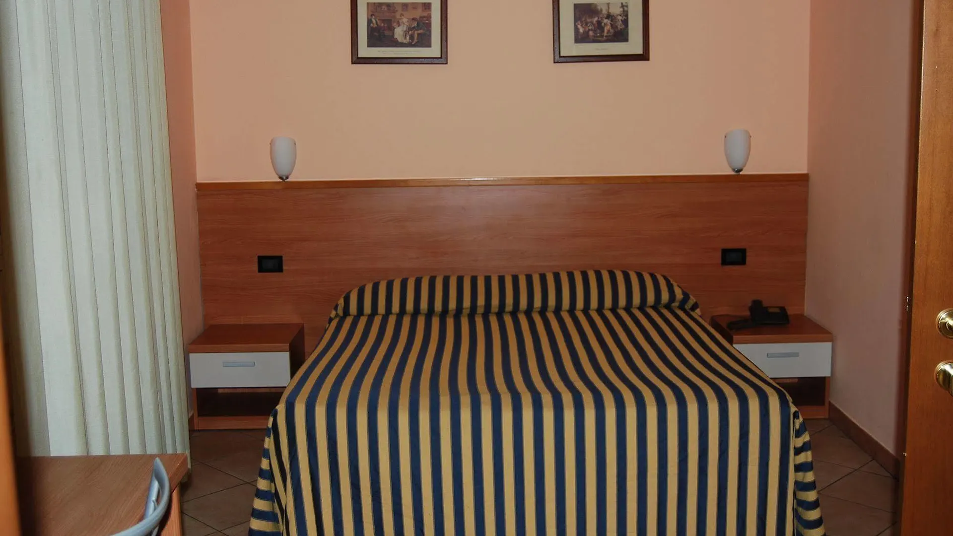 *** Hotel Albergo Salerno Milan Italy