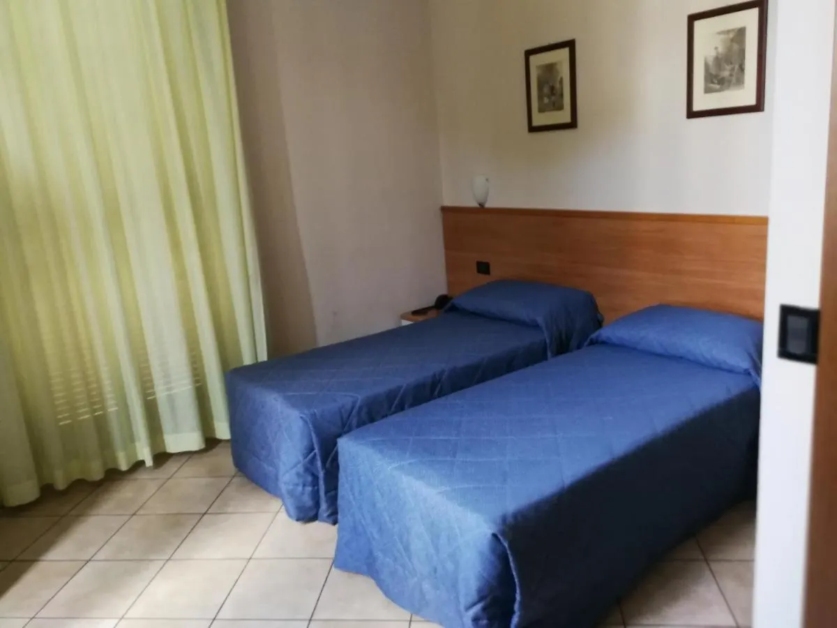 Albergo Salerno Milan Hotel